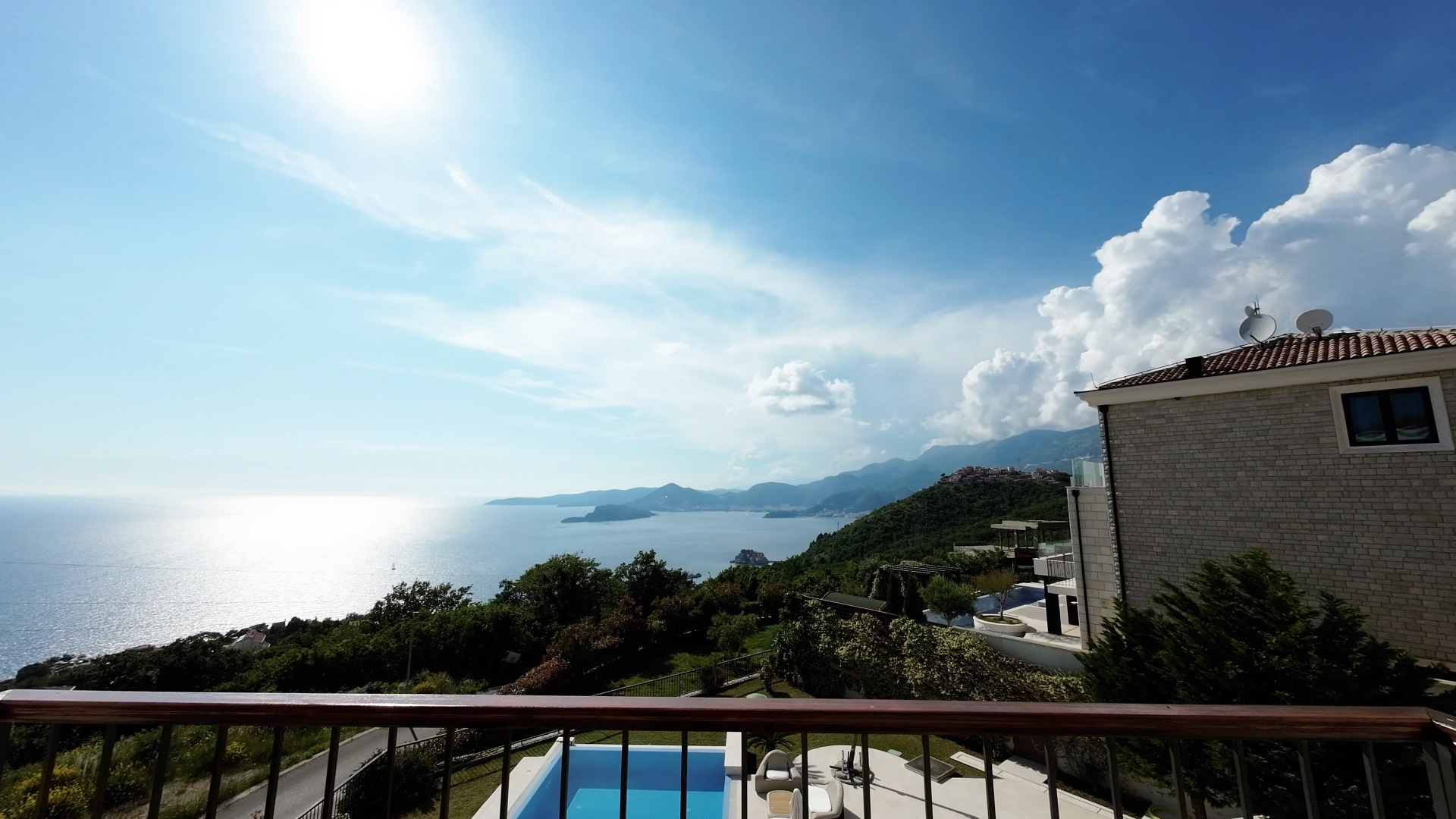 Pogled na Jadran sa terase vile